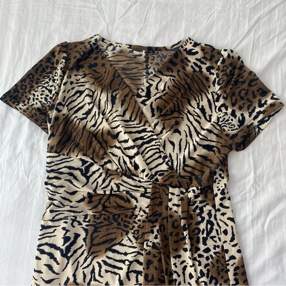 Animal Print V-Neck Midi Dress - Picture 4 of 6